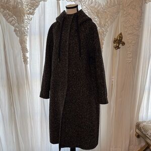 ❤️❤️❤️❤️SOLD❤️❤️❤️❤️Black Hooded Long Coat
